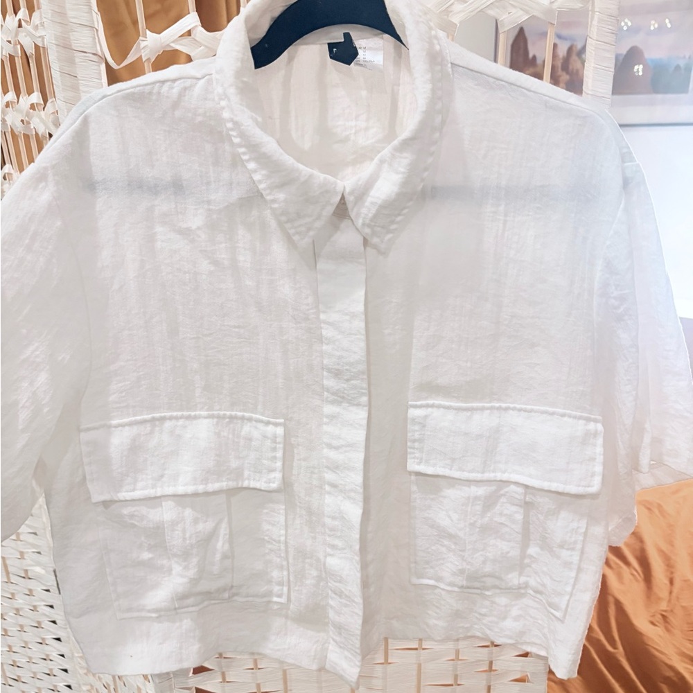 Linen short sleeve button-up crop.